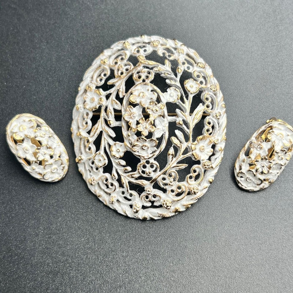 Vintage White Enamel Gold Tone Floral Brooch Earring Set Mid Century Shabby Chic